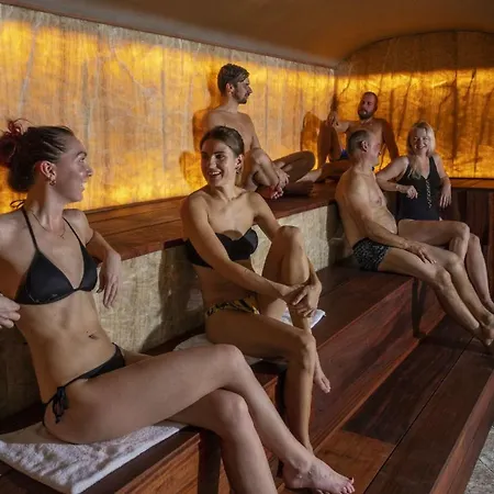 Hotel Castle Wagenküll *